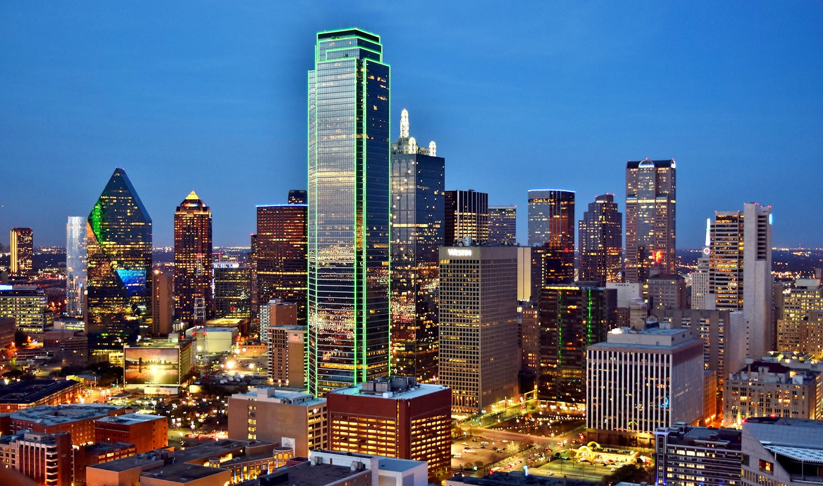Dallas downtown skyline and Bank of America Plaza